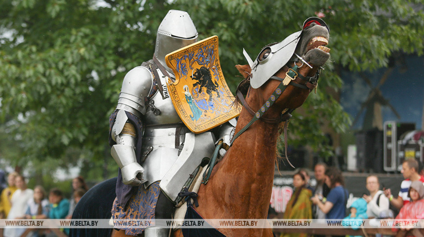 Вечер мистерии, рыцарское шоу и "Хата бацькоў". Чем удивит фестиваль "Гольшанский замок"