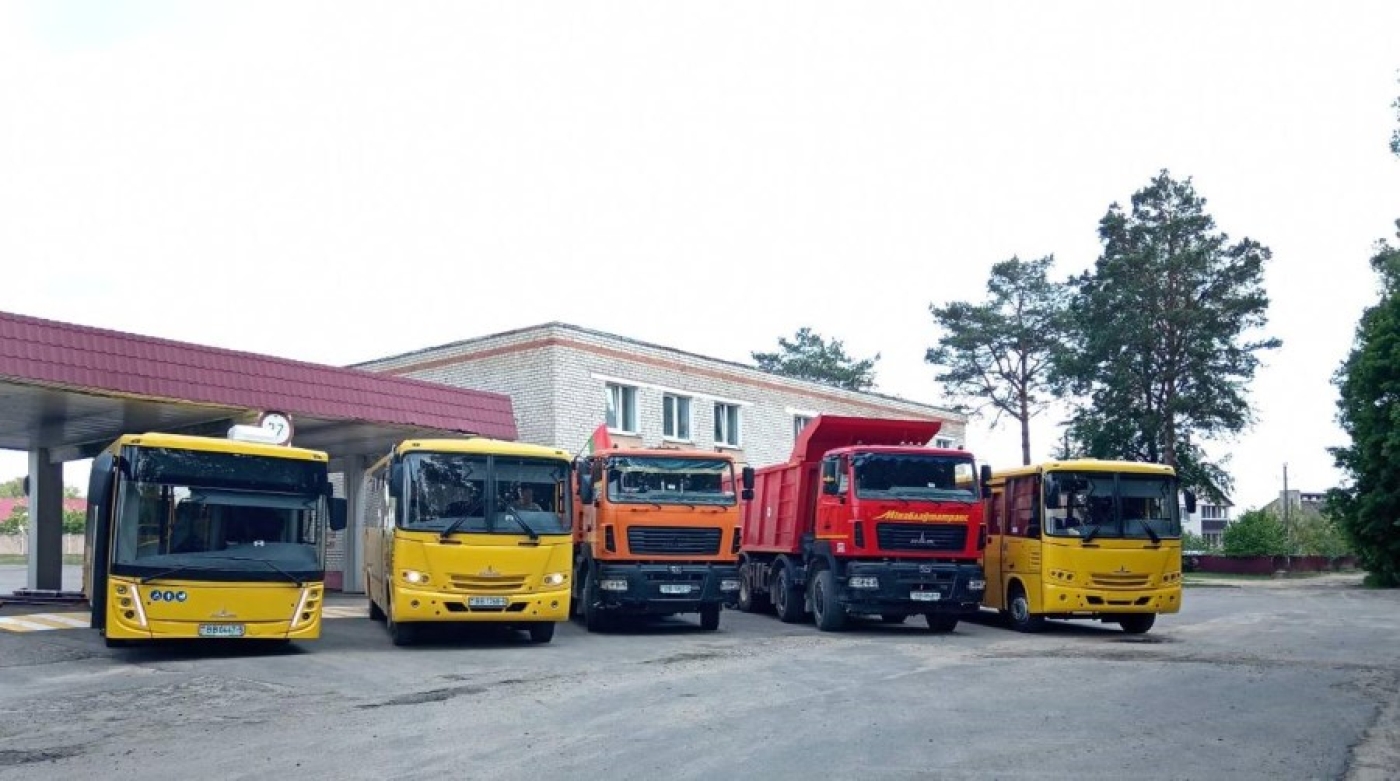 Филиал "Автопарк 22" обновляет технику: новые автобусы и грузовики