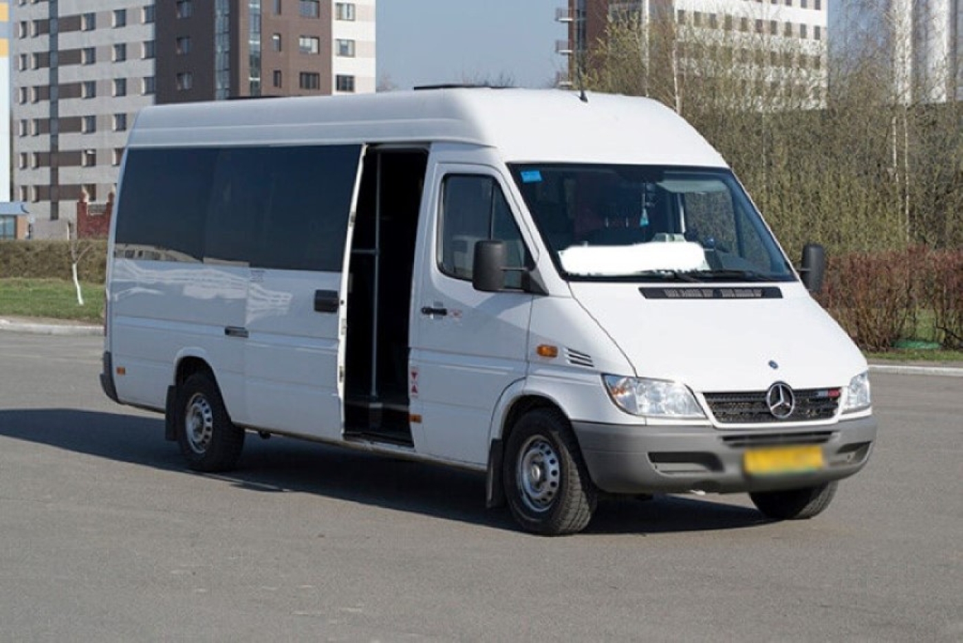 С 1 ноября маршрутки обязаны будут принимать безналичную оплату