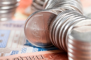 Пенсии и пособия инвалидам повысят в августе – какие будут суммы