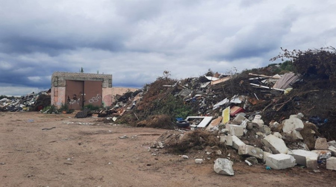 Вывозили мусор и отходы на закрытую свалку. КГК оштрафовал ЖКХ Пуховичского района на Br8,4 тыс.