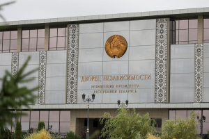 Лукашенко обсудил ход уборочных работ и кадровый вопрос с вице-премьером Зайцем