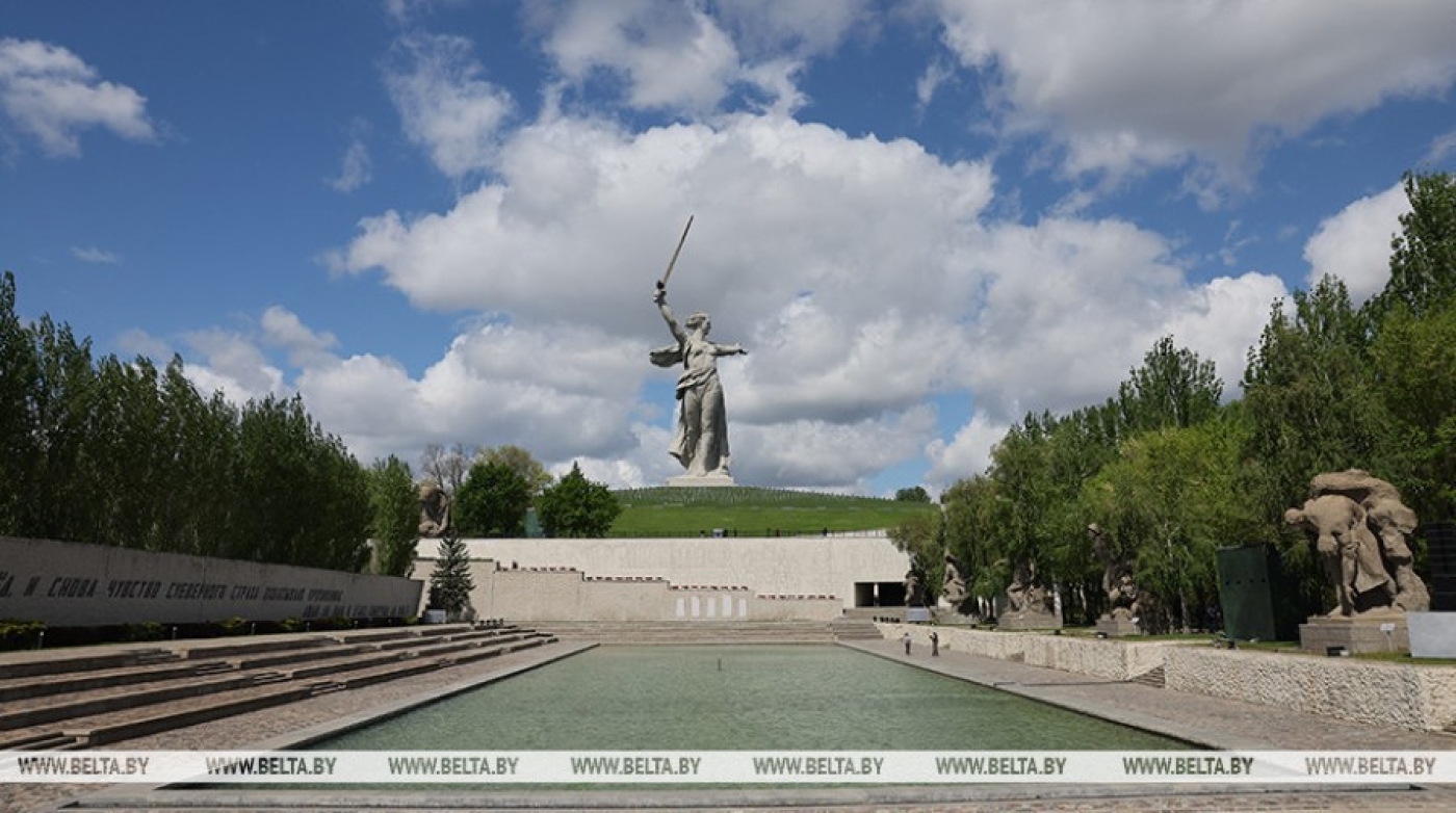 Лукашенко и Путин возложили цветы на Мамаевом кургане