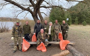 Чисто там, где убирают: в Березинском районе прошла акция «Чистый водоём»