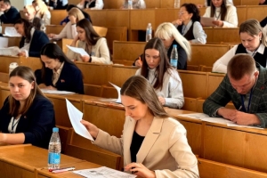 Названы имена девяти суперфиналистов конкурса "Учитель года Беларуси"