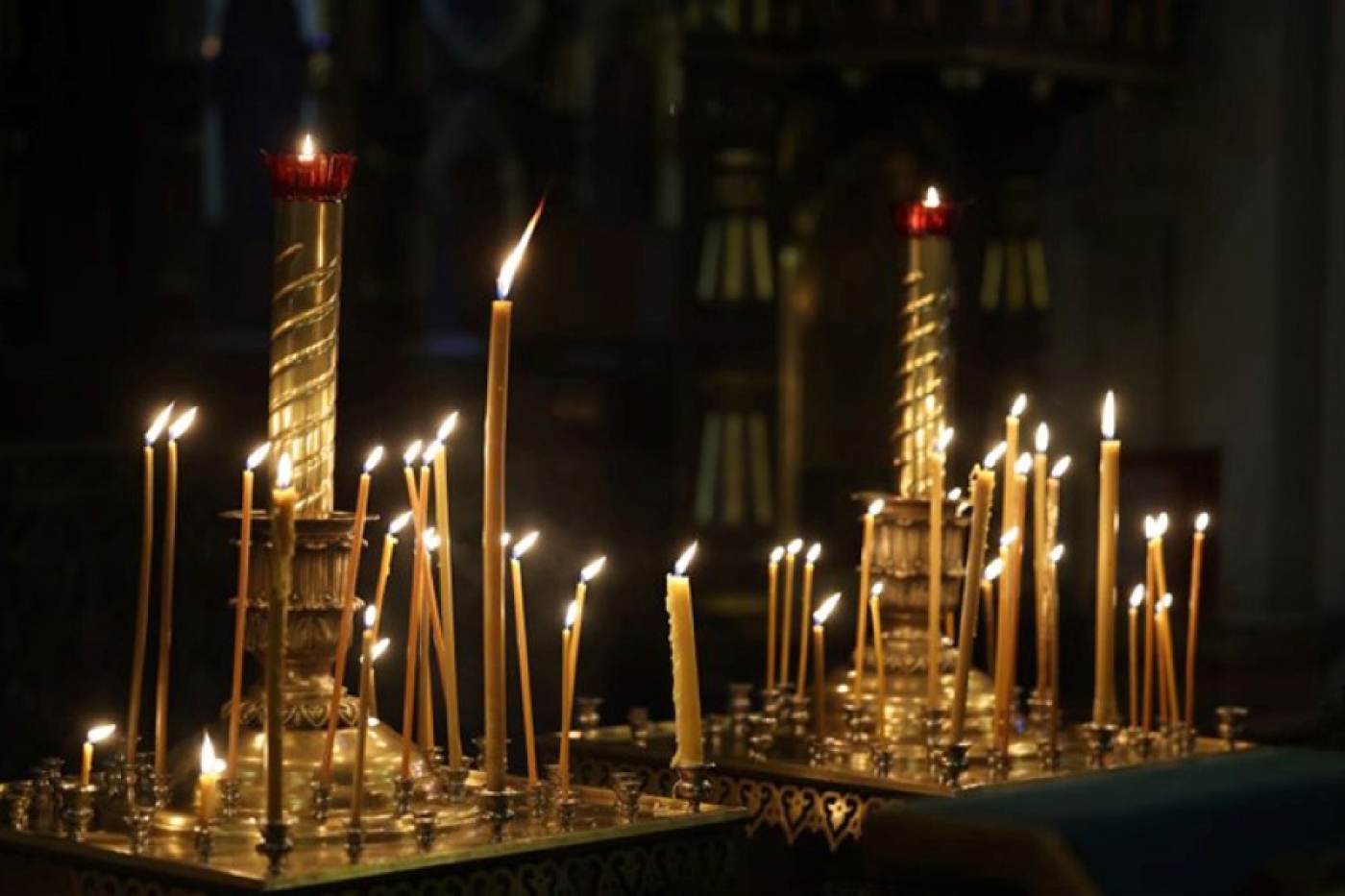 Православные верующие празднуют Сретение Господне