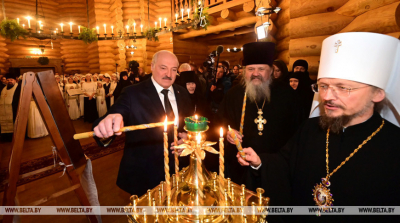 Президент зажег рождественскую свечу в храме Свято-Елисаветинского монастыря