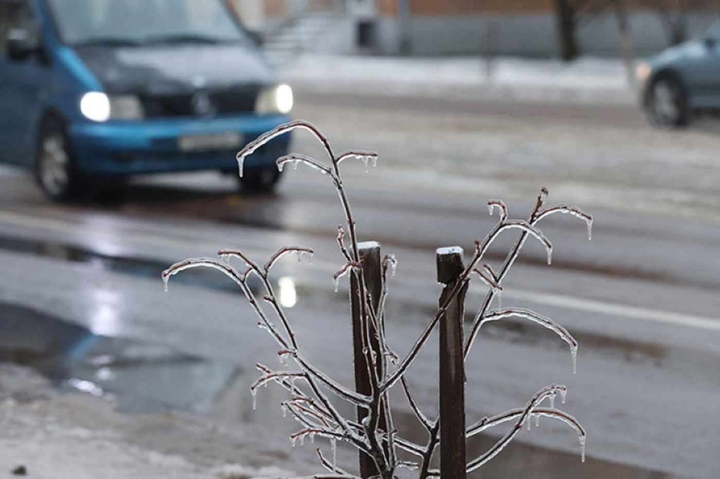 В МЧС напомнили о факторах опасности в гололедицу