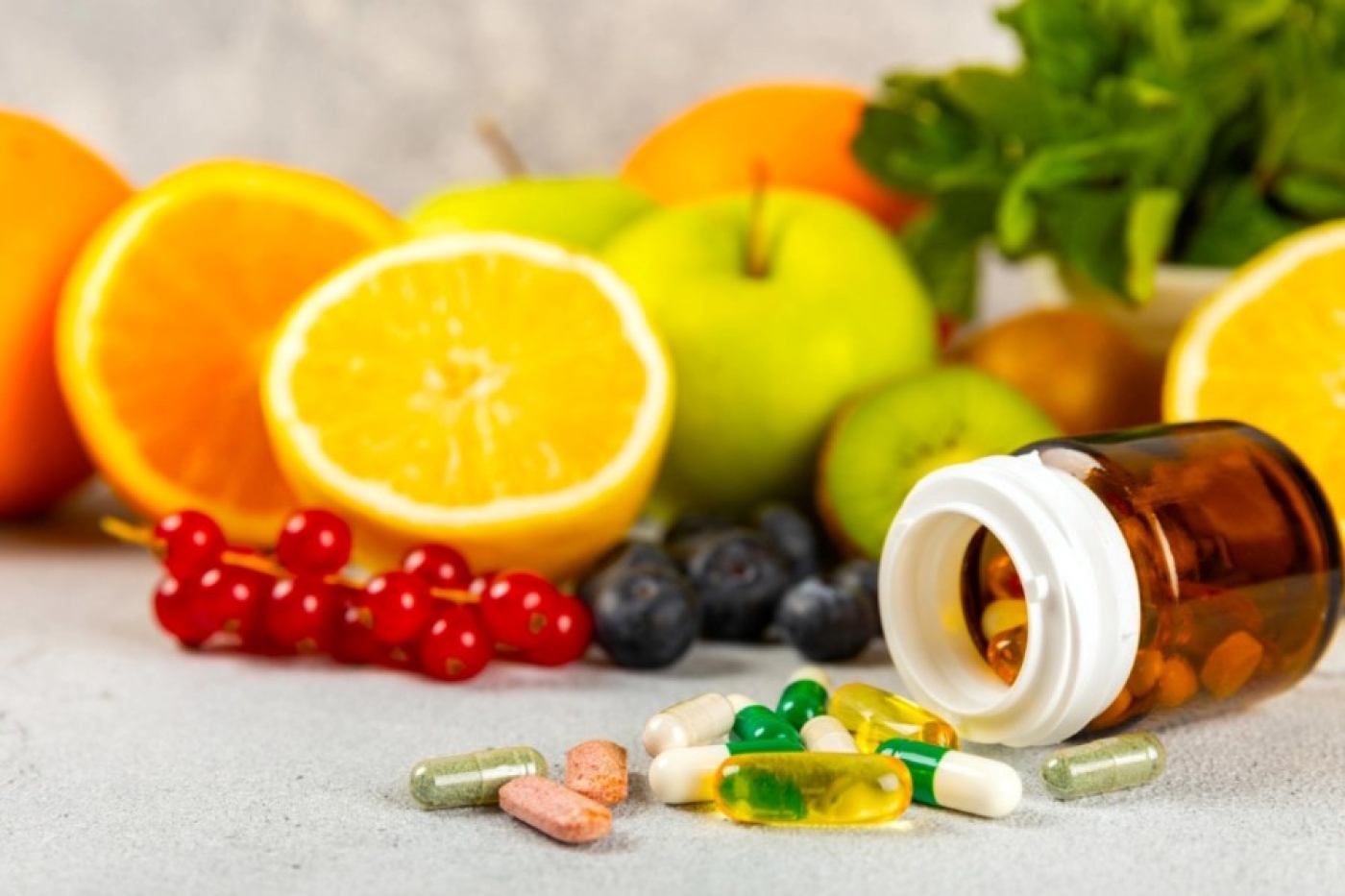 Врач рассказала, какие витамины нужны для поддержания здоровья кожи и волос зимой