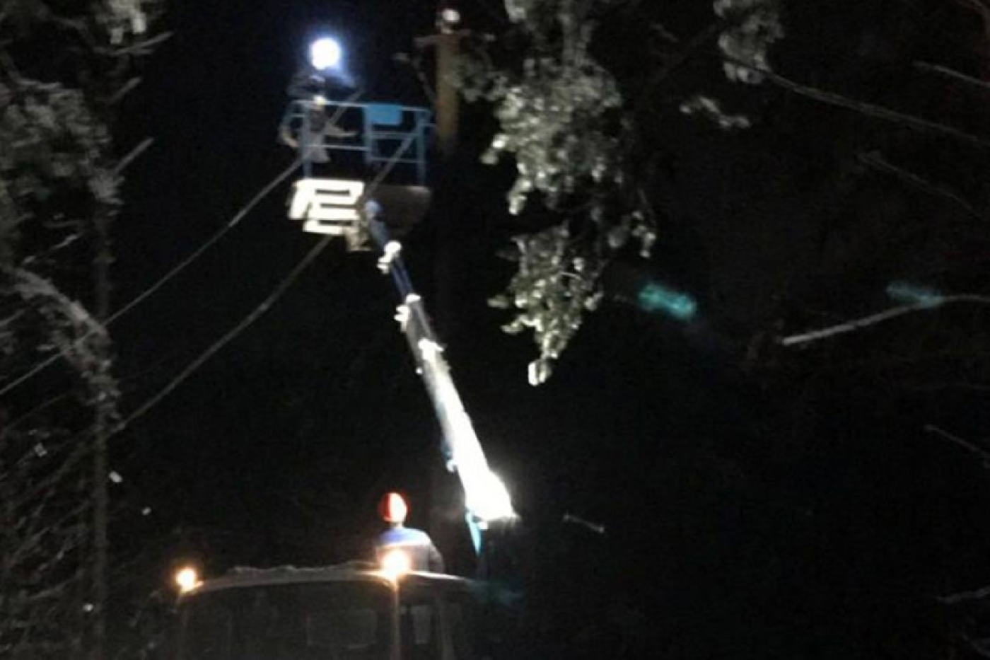 Белорусские энергетики восстанавливают электроснабжение в пострадавших от непогоды населенных пунктах