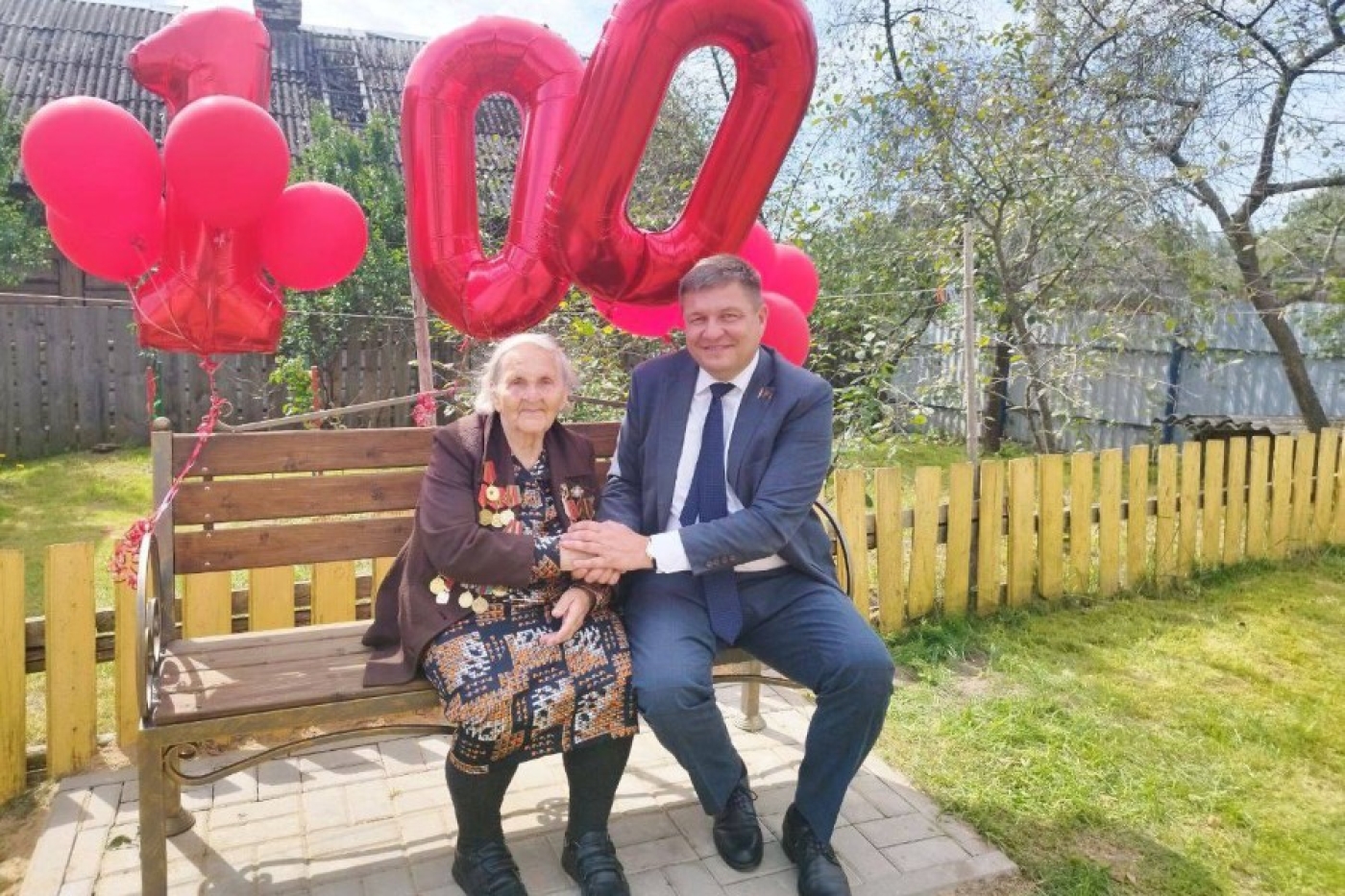 Сто лет подвигу и достоинству