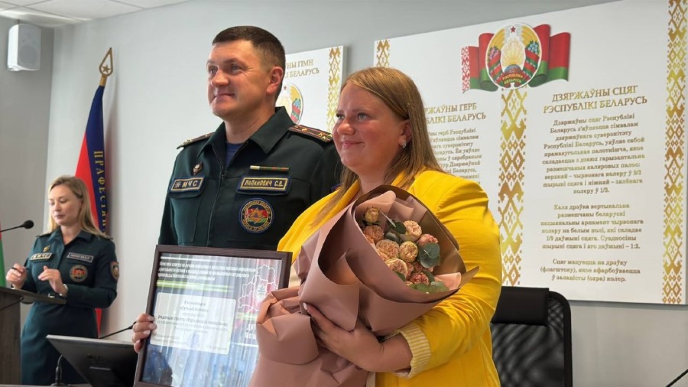 В преддверии Дня пожарной службы Сергей Лапанович встретился с журналистами и наградил лучших