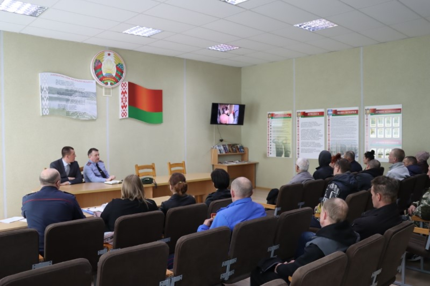 В Березинском РОВД состоялось заседание ОПОП на тему семейного насилия