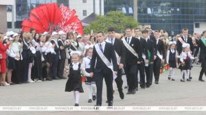 В школах Беларуси сегодня прозвенит последний звонок