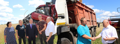 Віктар Маліноўскі праверыў ўмовы працы  ўдзельнікаў жніва Бярэзіншчыны