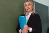 На сцене словно возле доски в школьном классе
