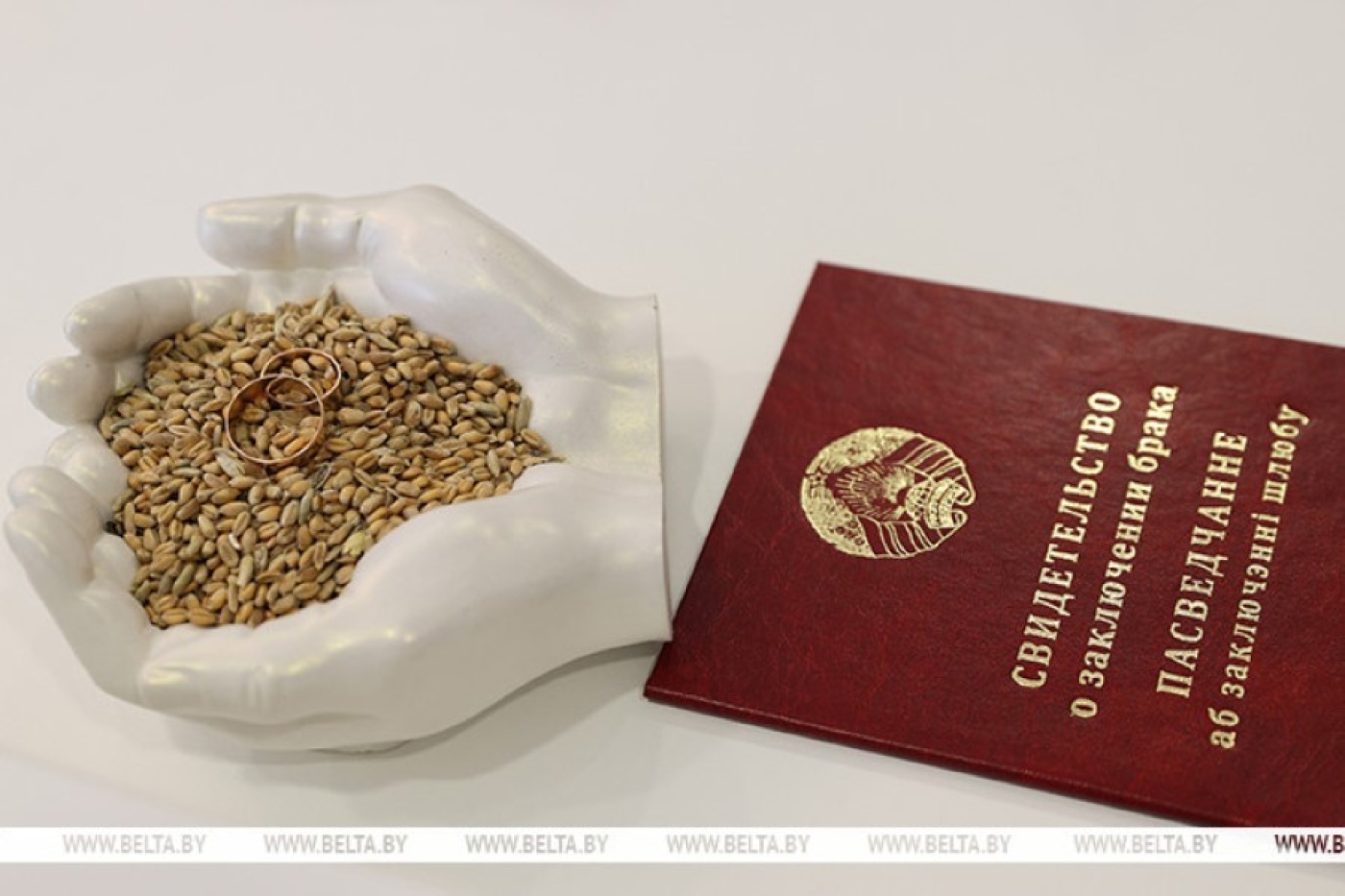 Можно ли заменить стандартную речь в загсе авторским текстом, разъяснили юристы