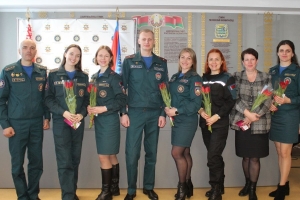 Кветкі, падарункі, канцэрт… Усе для жанчын!