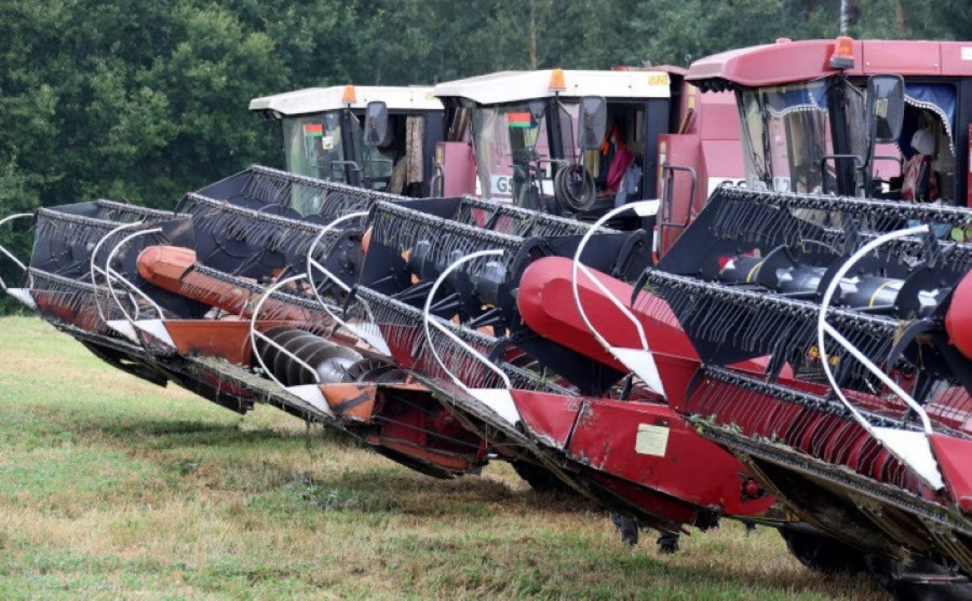В Минской области начали подготовку комбайнов к уборке зерновых