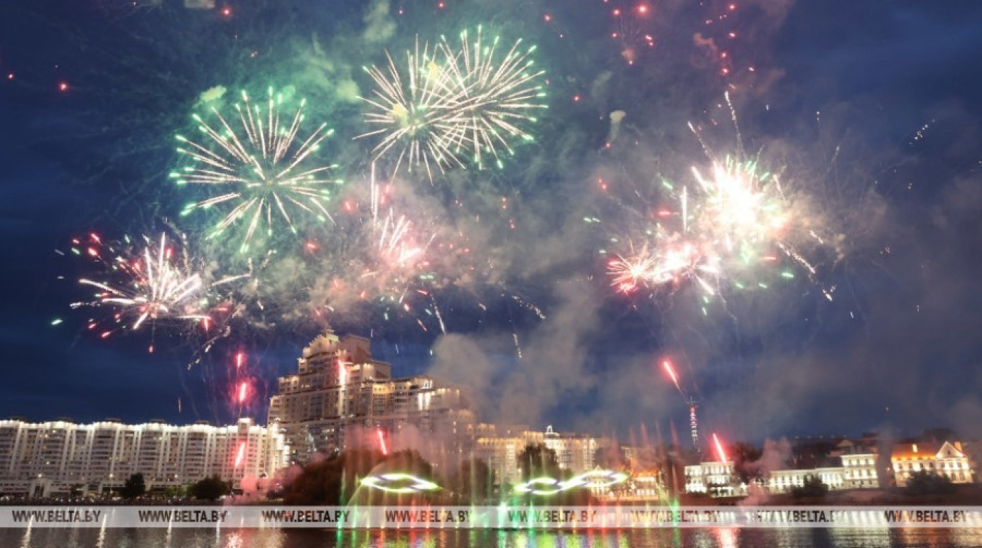 Александр Лукашенко на празднике выпускников: вместе мы будем держать нашу страну, нашу Родину в наших руках