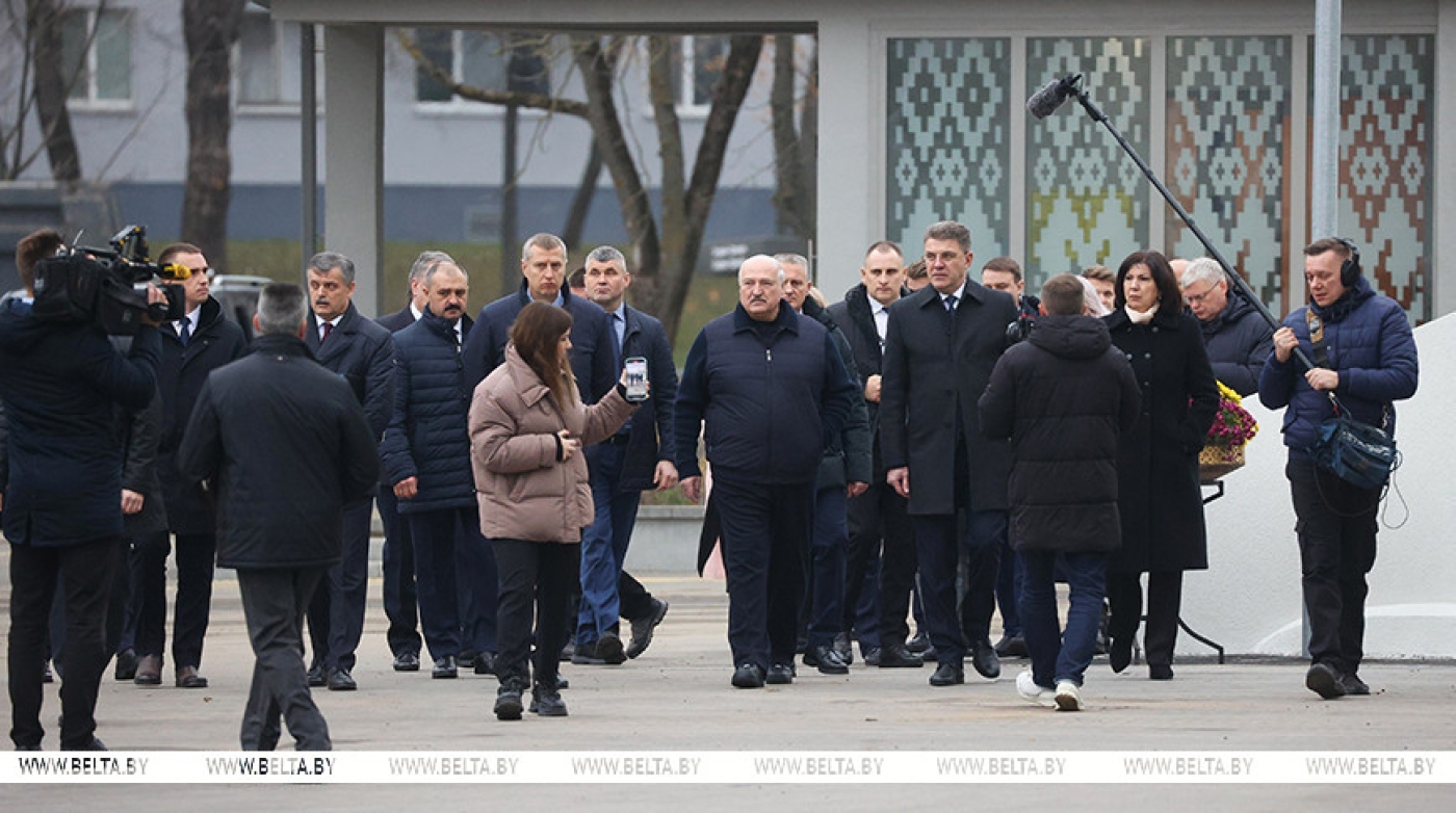 "Это народный парк". Лукашенко ознакомился с инфраструктурой парка имени 50-летия Великого Октября