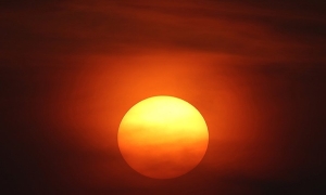 Две вспышки произошли на Солнце в среду