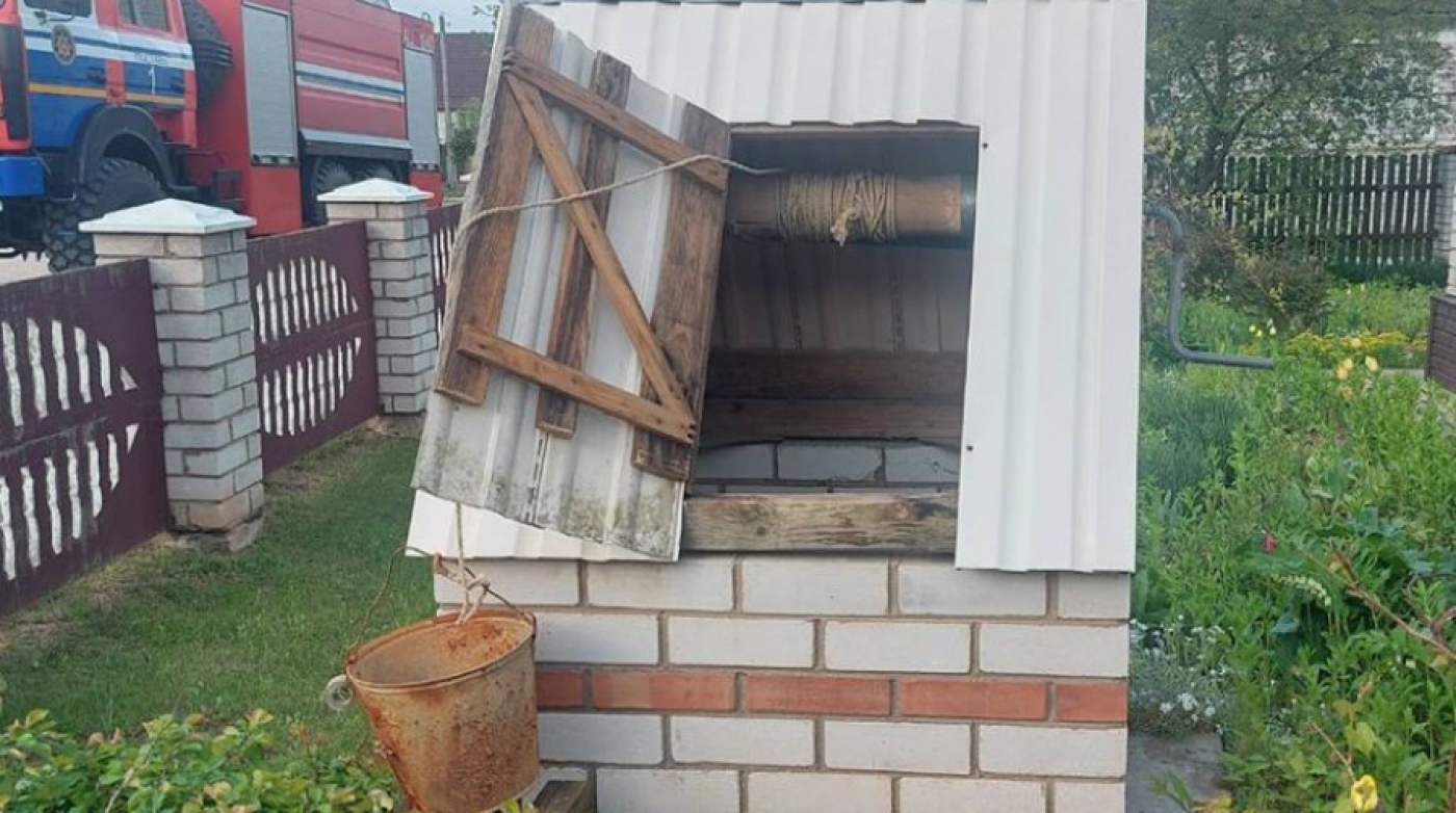 В Поставах женщина утонула в колодце