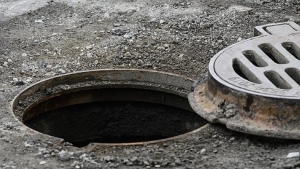 Что делать если обнаружили открытый люк?