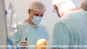 В БСМП выполнили первую операцию по установке эндопротеза коленного сустава