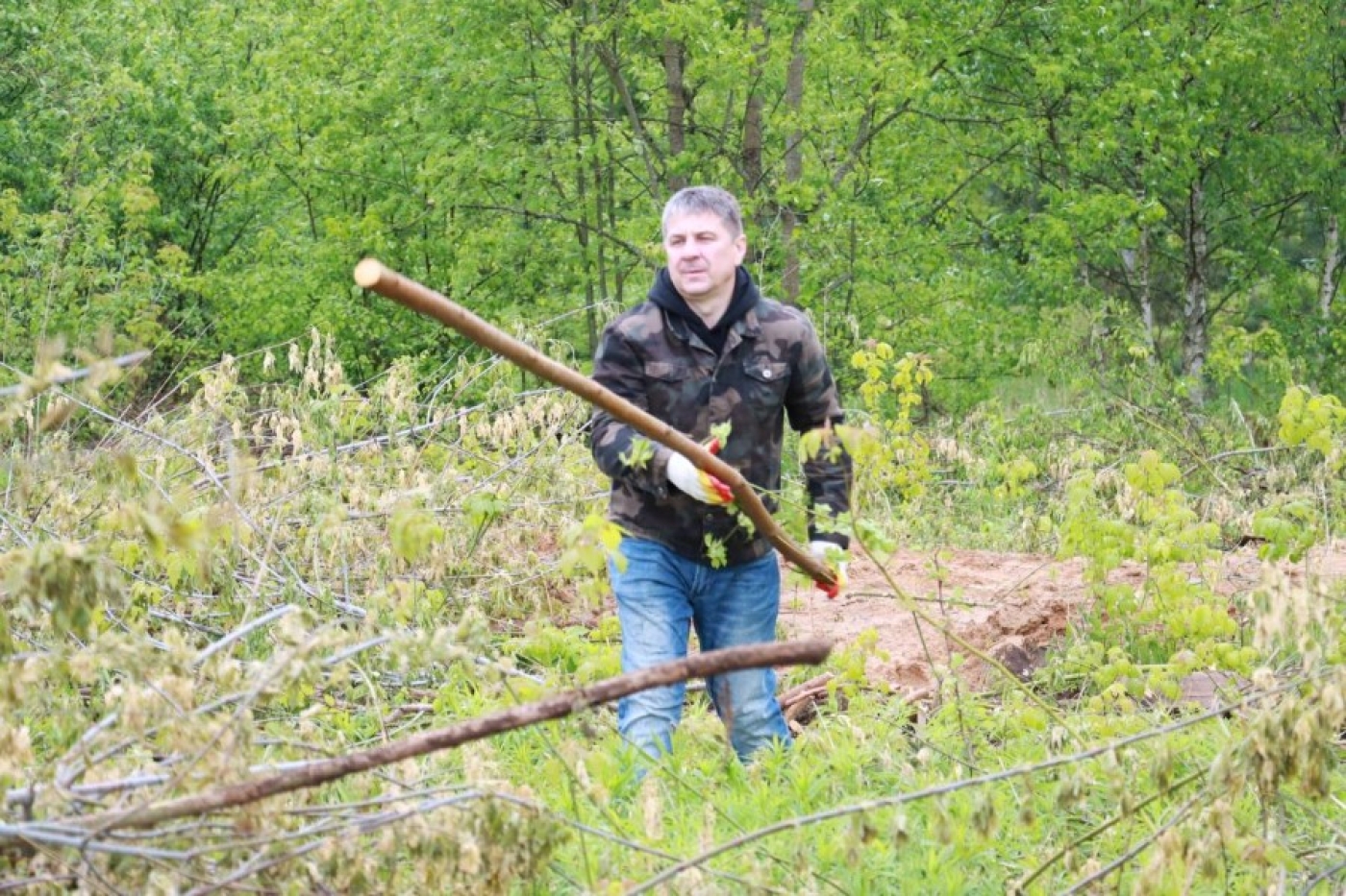 В Березинском районе проходит депутатский субботник