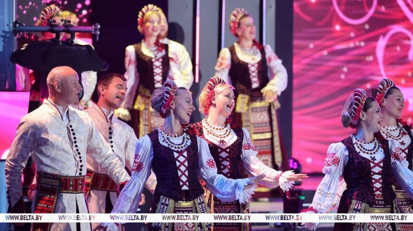 В Александрии "Есть на что посмотреть": большой гала-концерт начался на "Купалье"