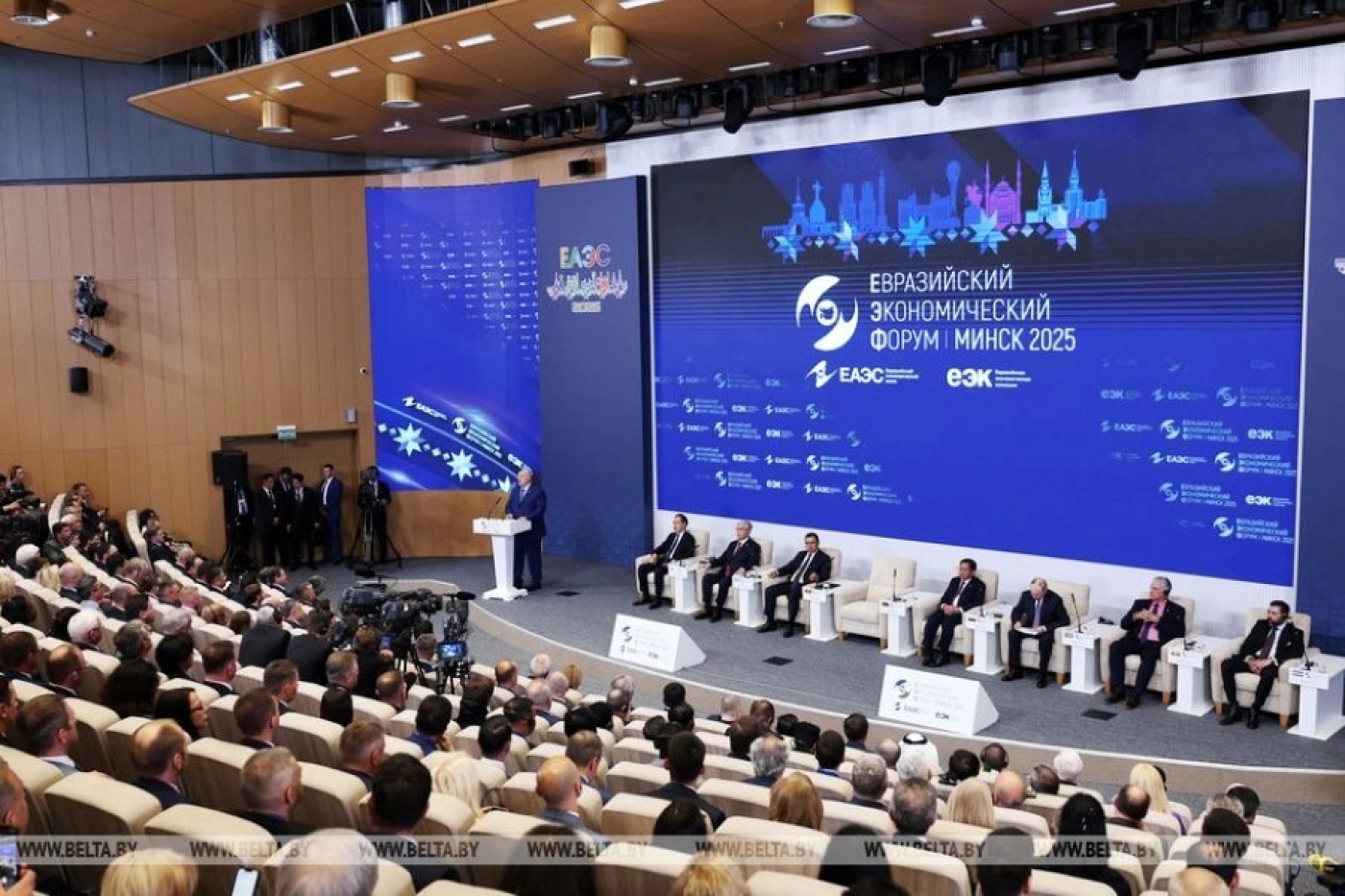 Лукашенко: внутри ЕАЭС необходимо заканчивать лозунги о сохранении национального цифрового суверенитета