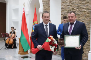 «Минская область — лидер в сельскохозяйственной отрасли страны». Турчин вручил госнаграды труженикам села