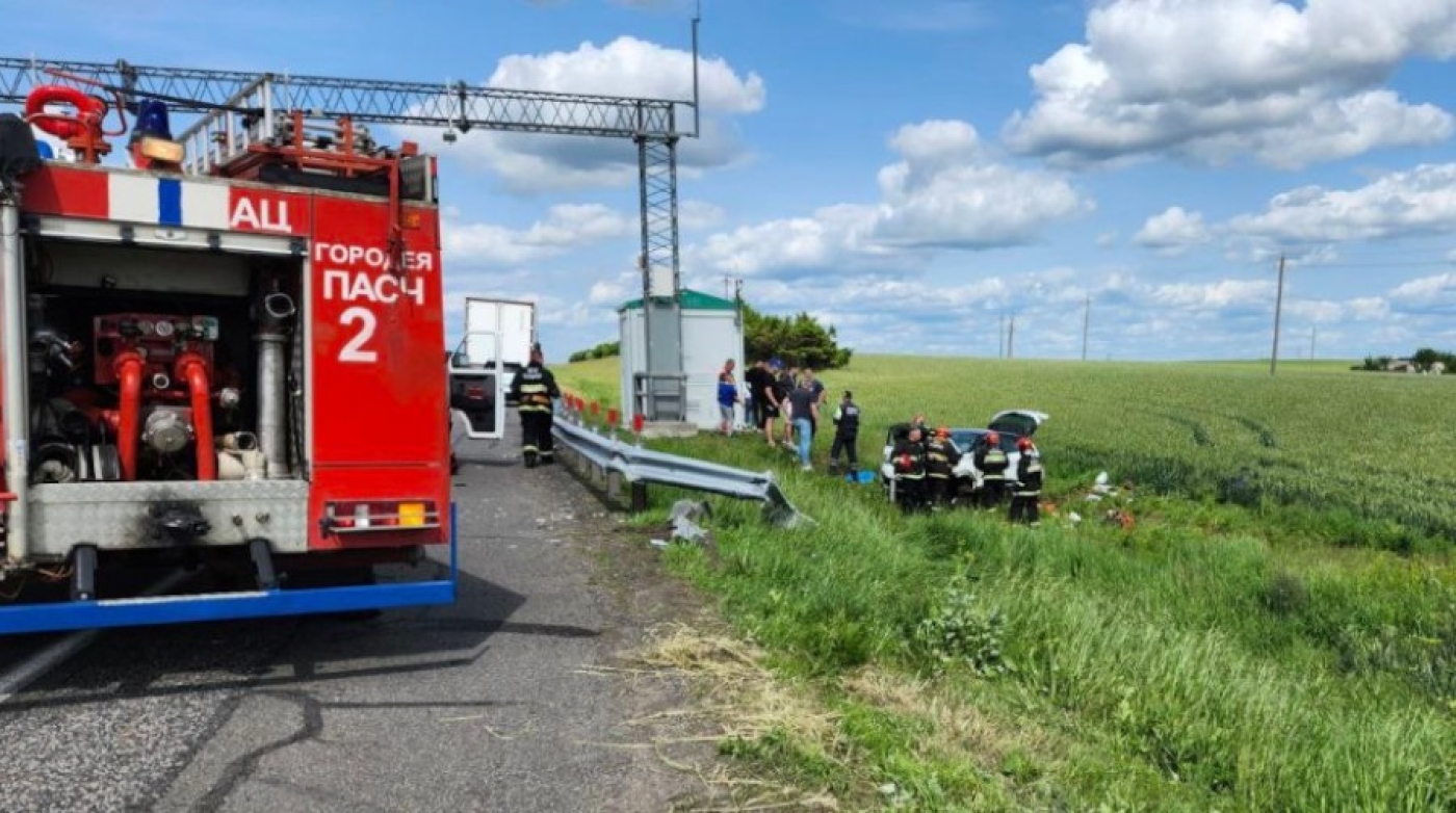 Водитель и пассажирка легковушки погибли в ДТП под Несвижем