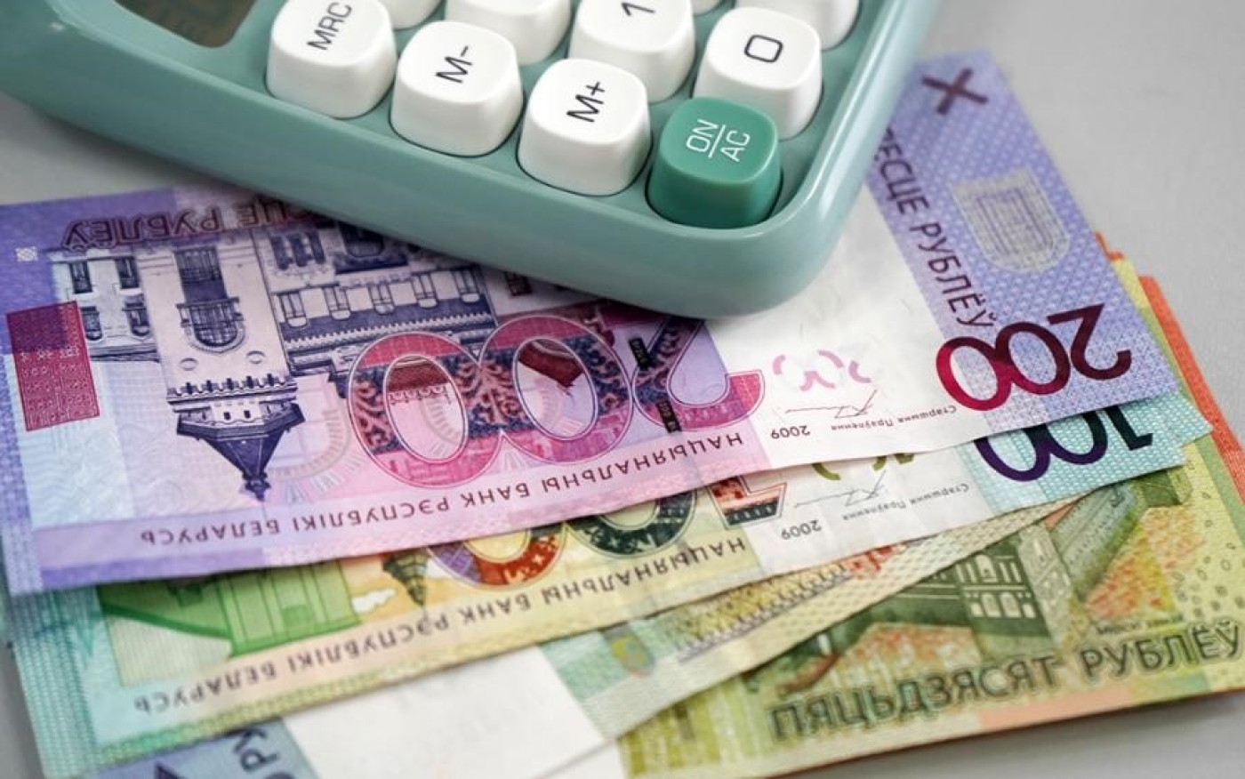 Влияет ли официальная подработка на размер пенсии в Беларуси