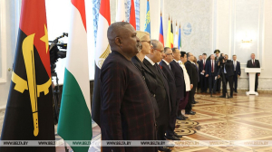 "Все устали ждать милости из-за океана". Александр Лукашенко призвал сообща противостоять западным ограничениям