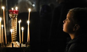 Православные верующие празднуют Покров Пресвятой Богородицы