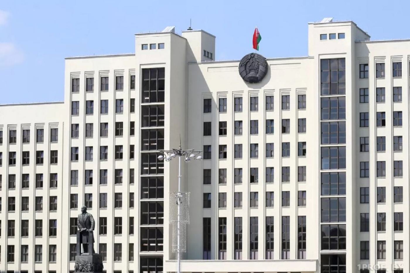 Деньги вместо молока, отпуск для студентов и оздоровление раз в год. Какие изменения хотят внести в трудовой кодекс?