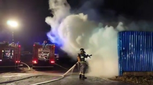 Спасатели потушили загоревшийся гараж ангарного типа в Минском районе