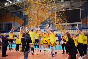 Александр Турчин поздравил волейболистов клуба «Шахтёр» с завоеванием Кубка Беларуси