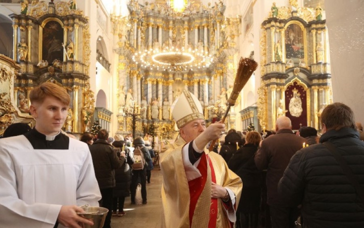 Католики празднуют Сретение Господне