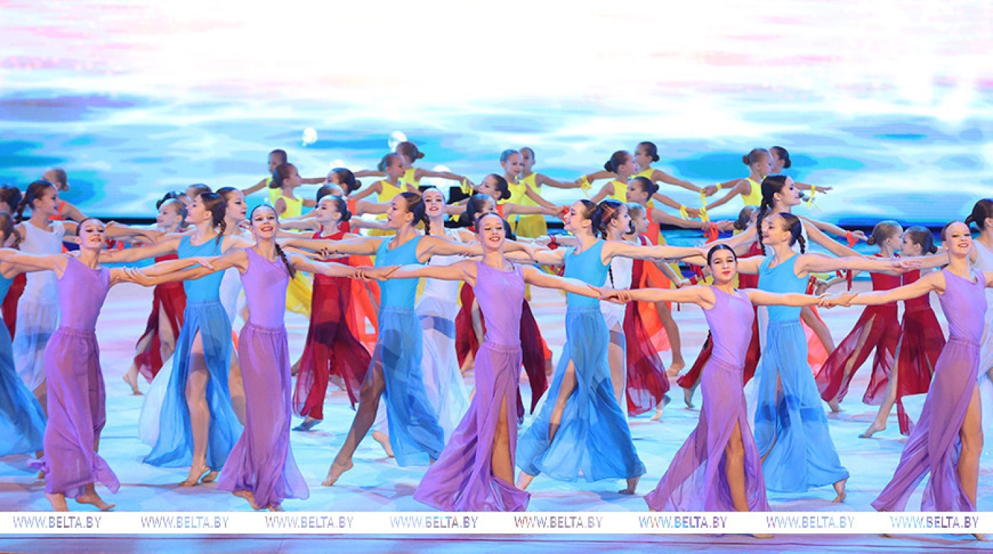 Лучшие гимнасты и знаменитые артисты – на одной сцене! Первые кадры шоу "Время наших побед"