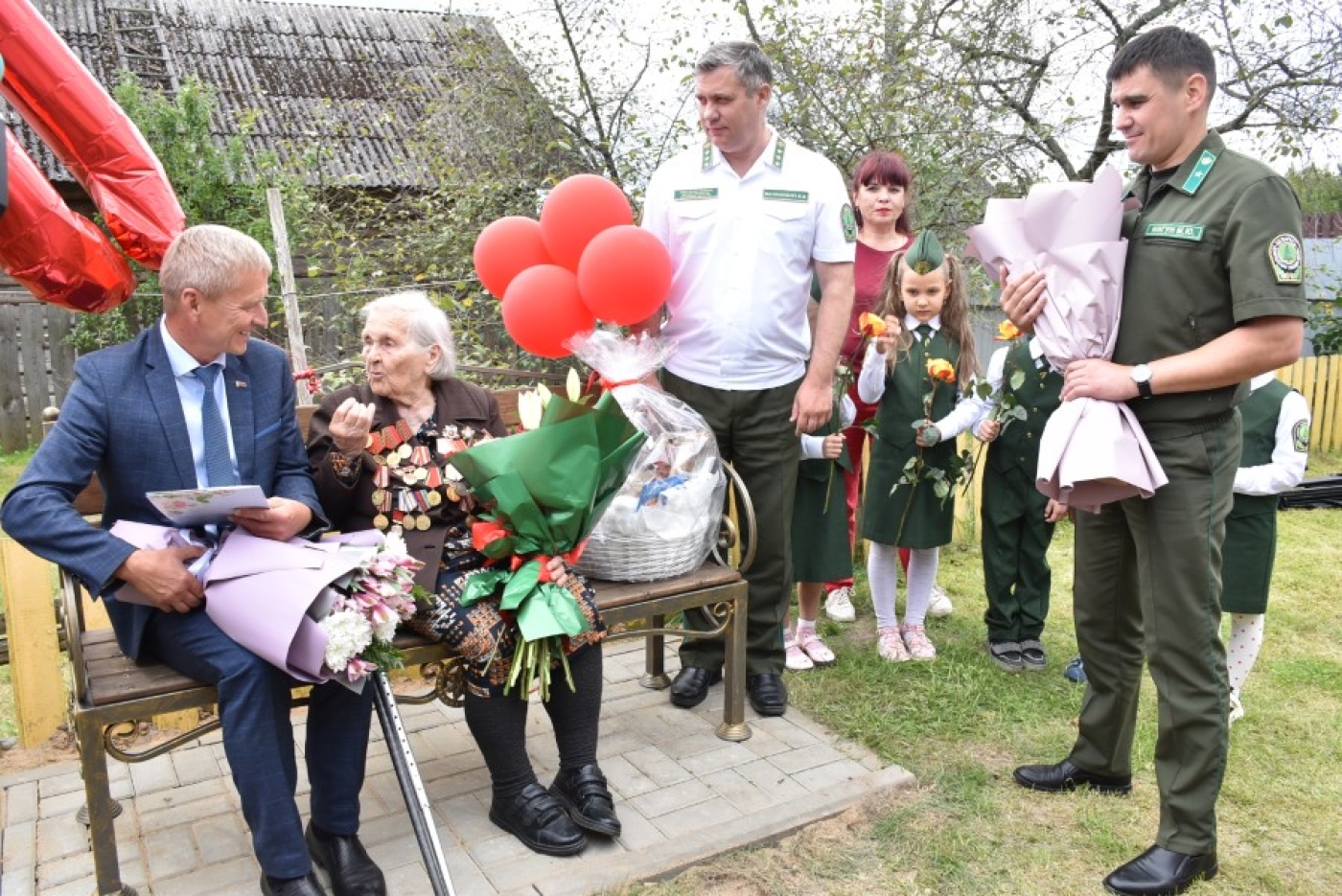 Представители лесного хозяйства поздравили Софию Петровну Стасевич со 100-летним юбилеем