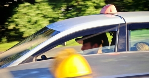 Безопасность перевозки пассажиров в такси контролируют по всей Беларуси