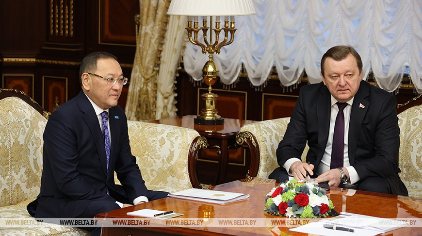 Лукашенко рассчитывает на поддержку Казахстана, чтобы Беларусь уже летом стала членом ШОС