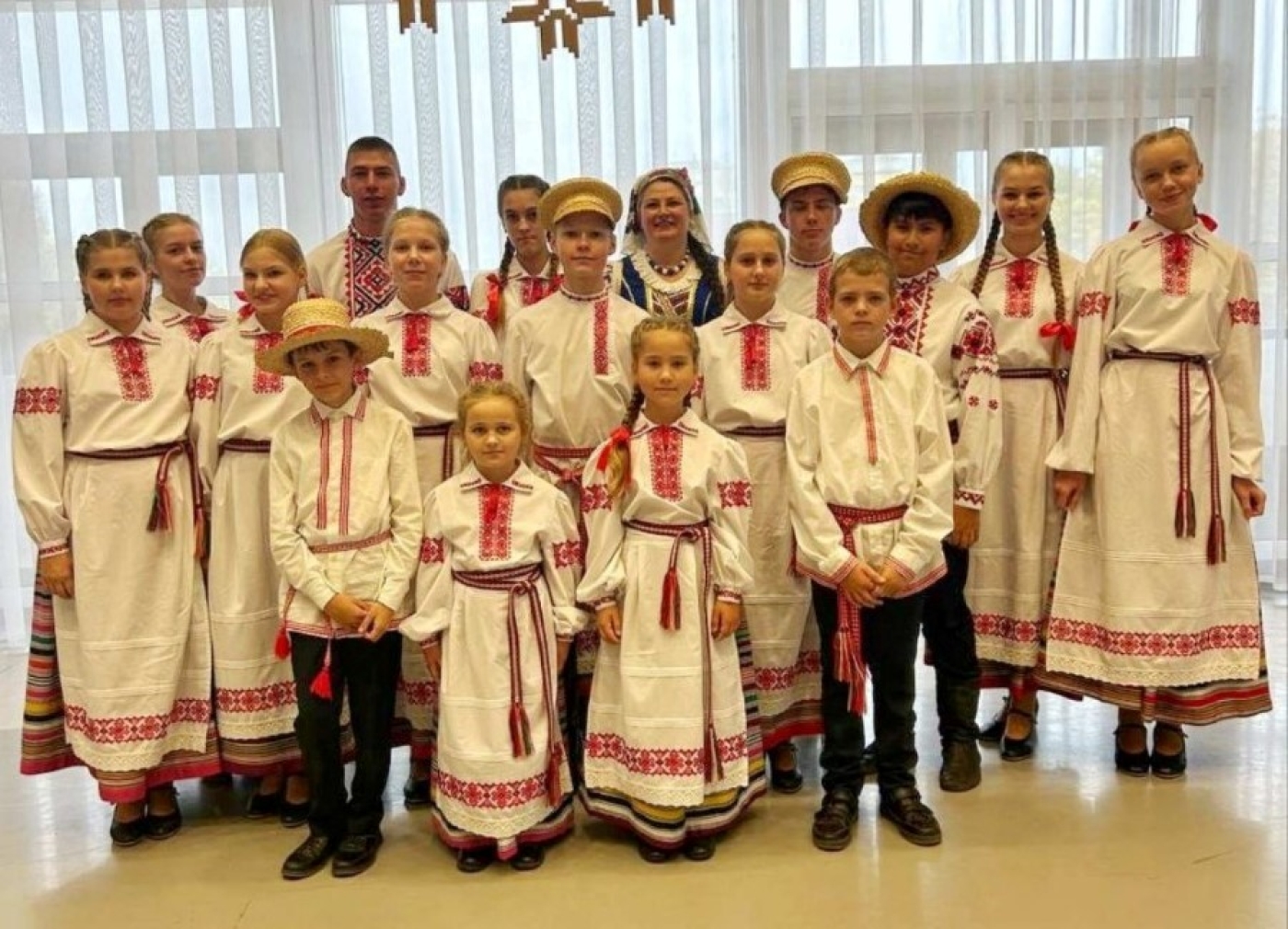 "Валошкі" і "Радзіна" прынялі удзел у фестывалі фальклорнага мастацтва "Фальклорная талака"