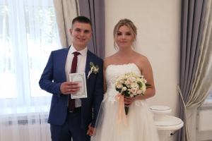 В сентябре создали семьи – 10 пар