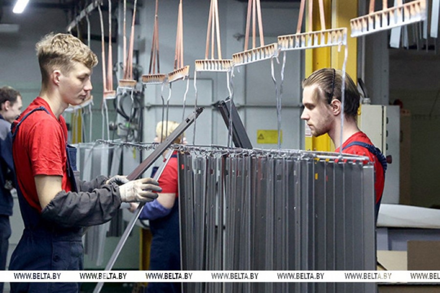 Лукашенко: молодежь будем поддерживать, но тех, кто хочет трудиться