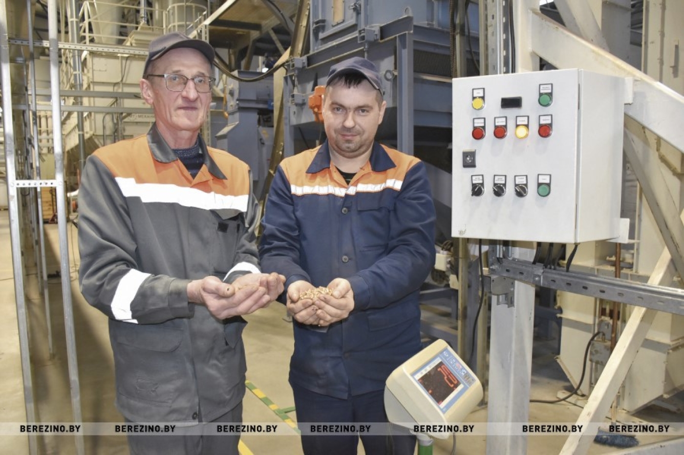 В Березинском лесхозе работает пеллетный цех: до 48 тонн топлива в сутки