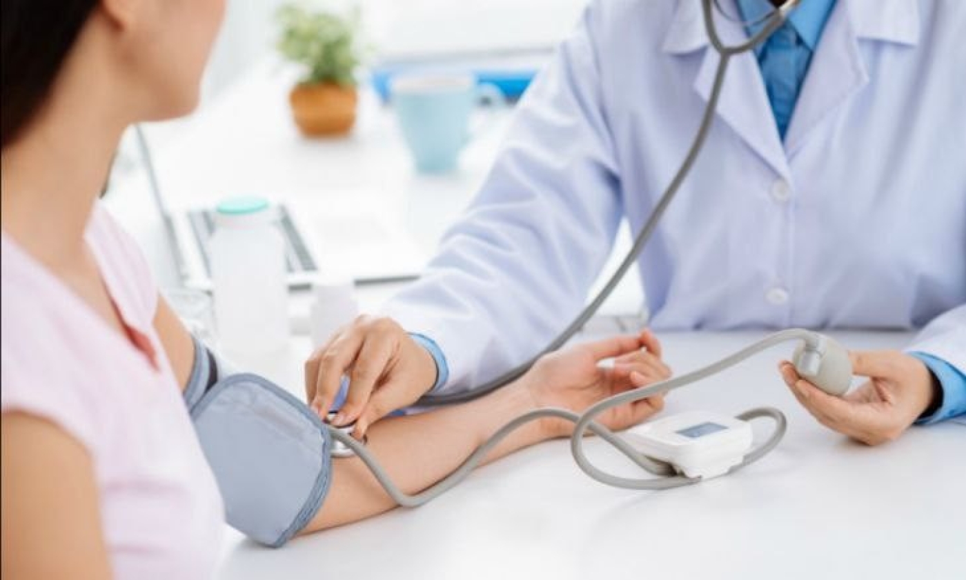 Минздрав рассказал, как медучреждения будут работать в выходные и праздники марта